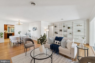 8826 Brierly Rd, Chevy Chase, MD 20815 - photo 2