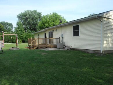 6378 Putnam Dr, Circleville, OH 43113 - photo 2