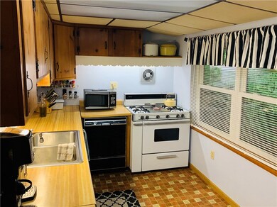 3647 Lake Front Dr, Erie, PA 16505 - photo 3