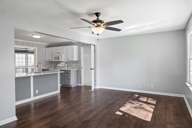 137 Butler St, Shelbyville, TN 37160 - photo 4