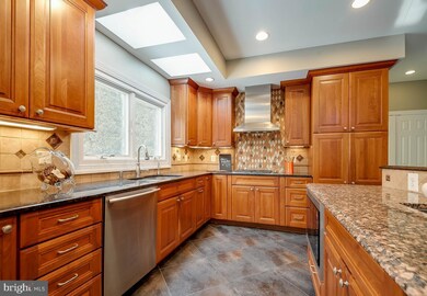 8262 Private Ln, Annandale, VA 22003 - photo 6