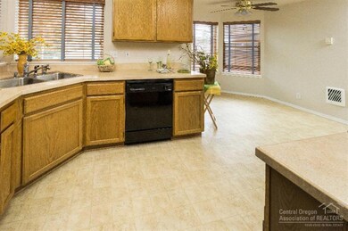 1930 SW 27th St, Redmond, OR 97756 - photo 6