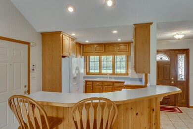 18236 US12 Edwardsburg MI-large-006-3-Ki