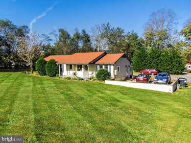 15903 Woodgrove Rd, Hillsboro, VA 20132 - photo 2