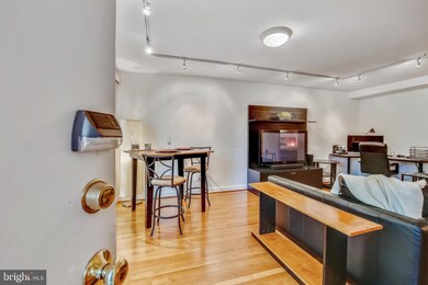 7512 Spring Lake Dr unit A, Bethesda, MD 20817 - photo 6