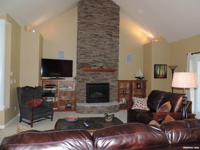 910 7th St, Lyons, OR 97358 - photo 5