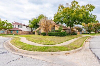 2044 Oakmeadow Ct, Bedford, TX 76021 - photo 3