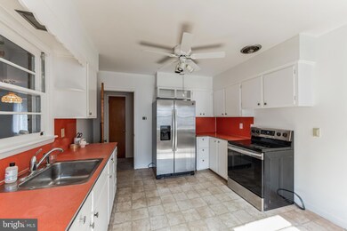 507 Meade Tc, Reading, PA 19607 - photo 6