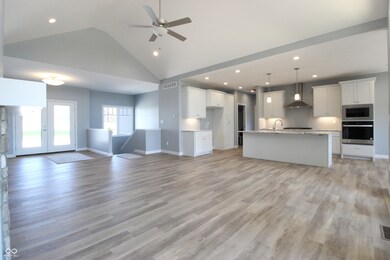 3725 Maple Ridge Trail, Columbus, IN 47201 - photo 7