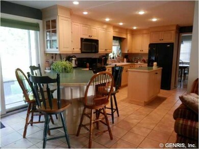Kitchen BREAKFAST BAR