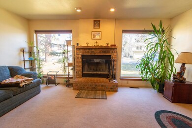 517 NE Majesty Ln, Bend, OR 97701 - photo 3