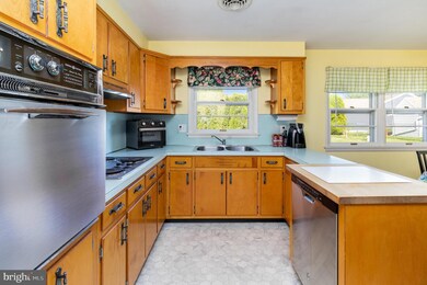 430 S Duke St, Palmyra, PA 17078 - photo 6