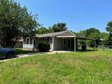 1405 Pecan St, Bonham, TX 75418 - photo 2