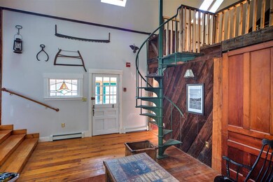 8754 Pomfret Rd, Pomfret, VT 05084 - photo 4