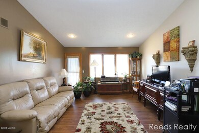 814 Amber Ridge Dr SW unit 3, Byron Center, MI 49315 - photo 3