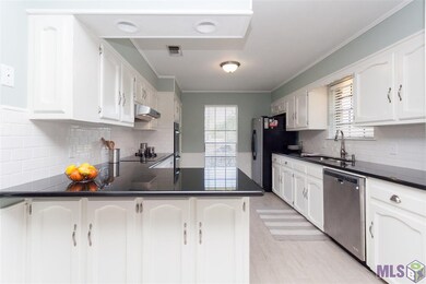 New appliances, slab granite