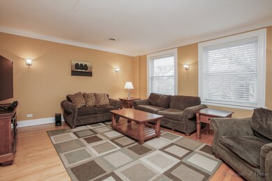 6224 N Washtenaw Ave unit 3, Chicago, IL 60659 - photo 3