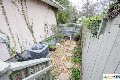 605 Burleson St, San Marcos, TX 78666 - photo 5