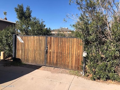 Orangewood gate