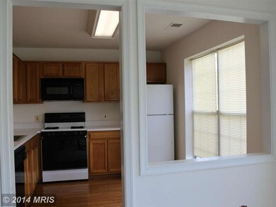 8208 Crossbrook Ct unit 202-C, Lorton, VA 22079 - photo 2