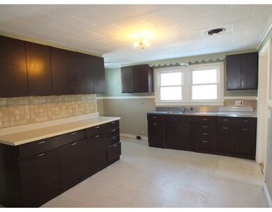 12 Exeter St, West Springfield, MA 01089 - photo 7