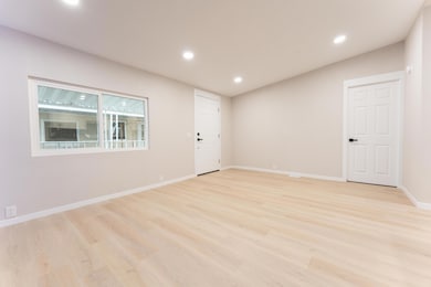 975 N H St unit 22, Tulare, CA 93274 - photo 2