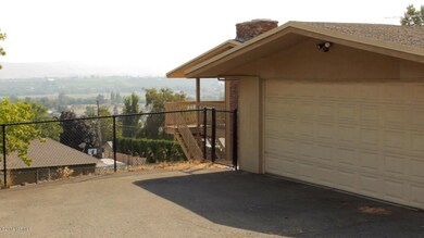 2 Car Garage