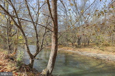 339 Logans Run Dr, Kearneysville, WV 25430 - photo 2