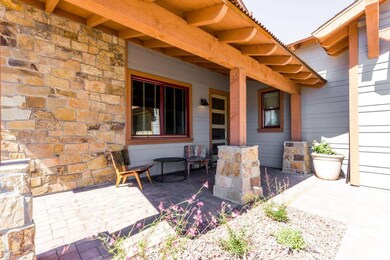 004_Porch