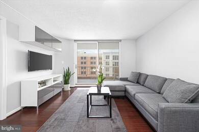 Metropolitan Condos unit 704, Washington, DC 20037 - photo 5