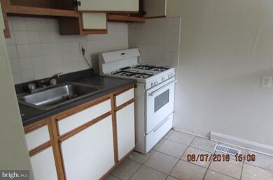 6127 Chinquapin Pkwy, Baltimore, MD 21239 - photo 4