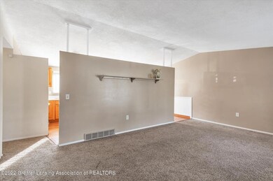 2731 Aurora Dr, Lansing, MI 48910 - photo 6