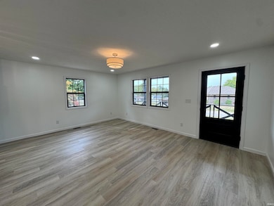 930 Sunset Dr, Covington, IN 47932 - photo 4