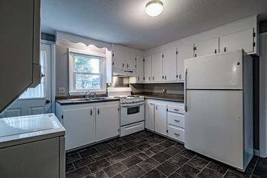 122 Burnell Dr, Yarmouth, ME 04096 - photo 4