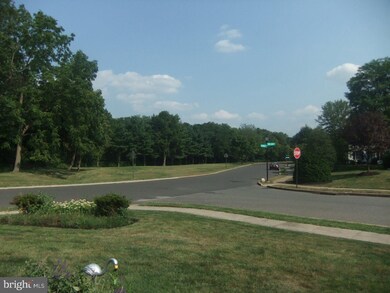 151 Penns Grant Dr, Morrisville, PA 19067 - photo 3