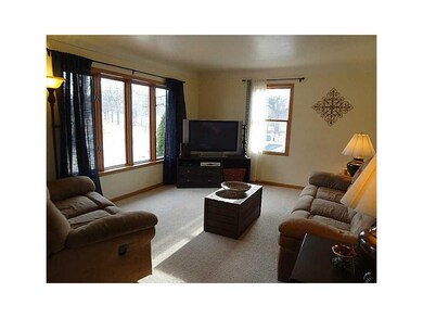 . Living room faces the east - no sunsets to hinde