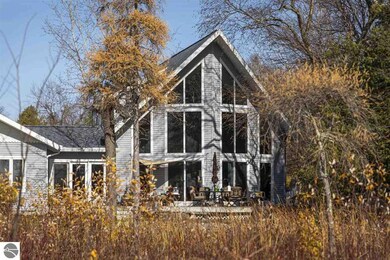 153 Mitchell Ct, Elk Rapids, MI 49629 - photo 3