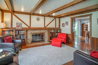Den/ Family room