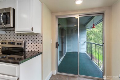 4641 W Lake Sammamish Pkwy SE unit F305, Issaquah, WA 98027 - photo 6