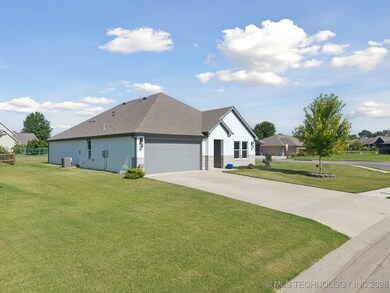 26550 Columbia Crest Dr, Claremore, OK 74019 - photo 3