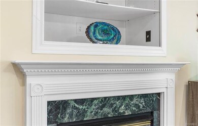 Gorgeous mantle details