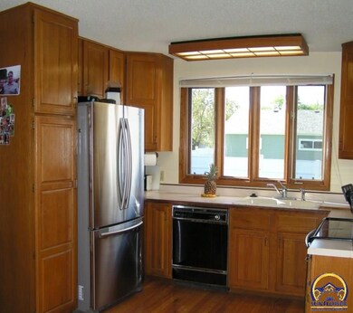 1801 SW 36th Terrace, Topeka, KS 66611 - photo 4