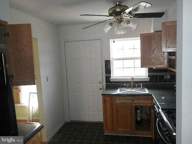 2218 Brunt St, Baltimore, MD 21217 - photo 3