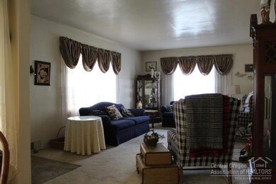 344 N Humbolt St, Canyon City, OR 97820 - photo 4