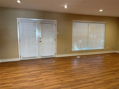 8522 Carriage Creek Dr, Houston, TX 77064 - photo 3