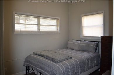 301 W 4th St, Williamson, WV 25661 - photo 6