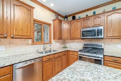 39W317 Weaver Ln, Geneva, IL 60134 - photo 7