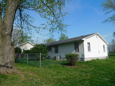 112 W Proctor St, Sturgeon, MO 65284 - photo 5