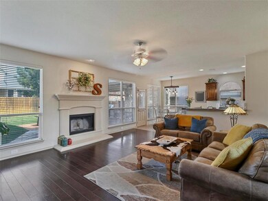 2217 Taylor Dr, Weatherford, TX 76087 - photo 4