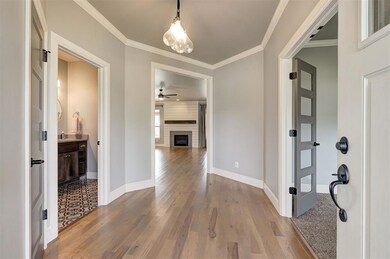 904 NE 21st St, Moore, OK 73160 - photo 4